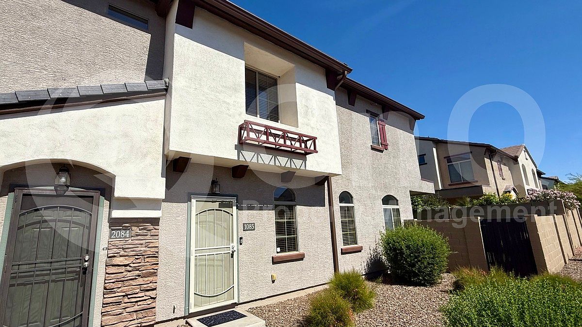 Beautiful Townhome in Great Location photo 3