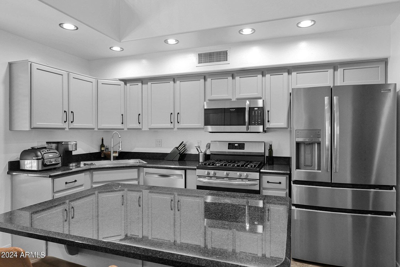 3432 E Lance Ln photo 3
