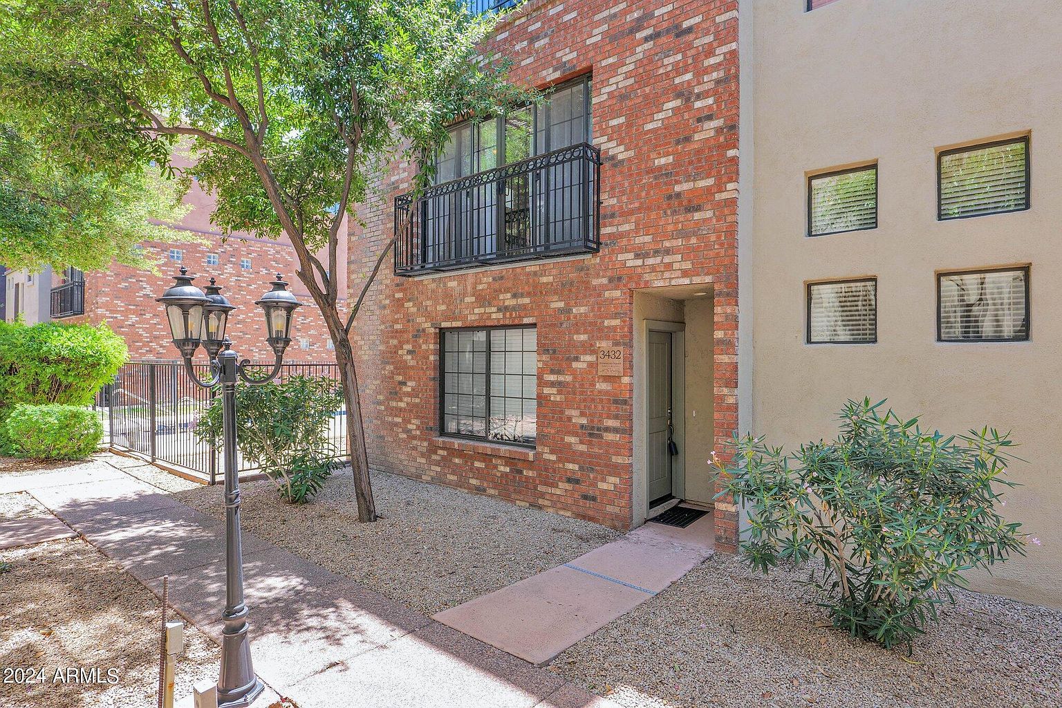 3432 E Lance Ln photo 2