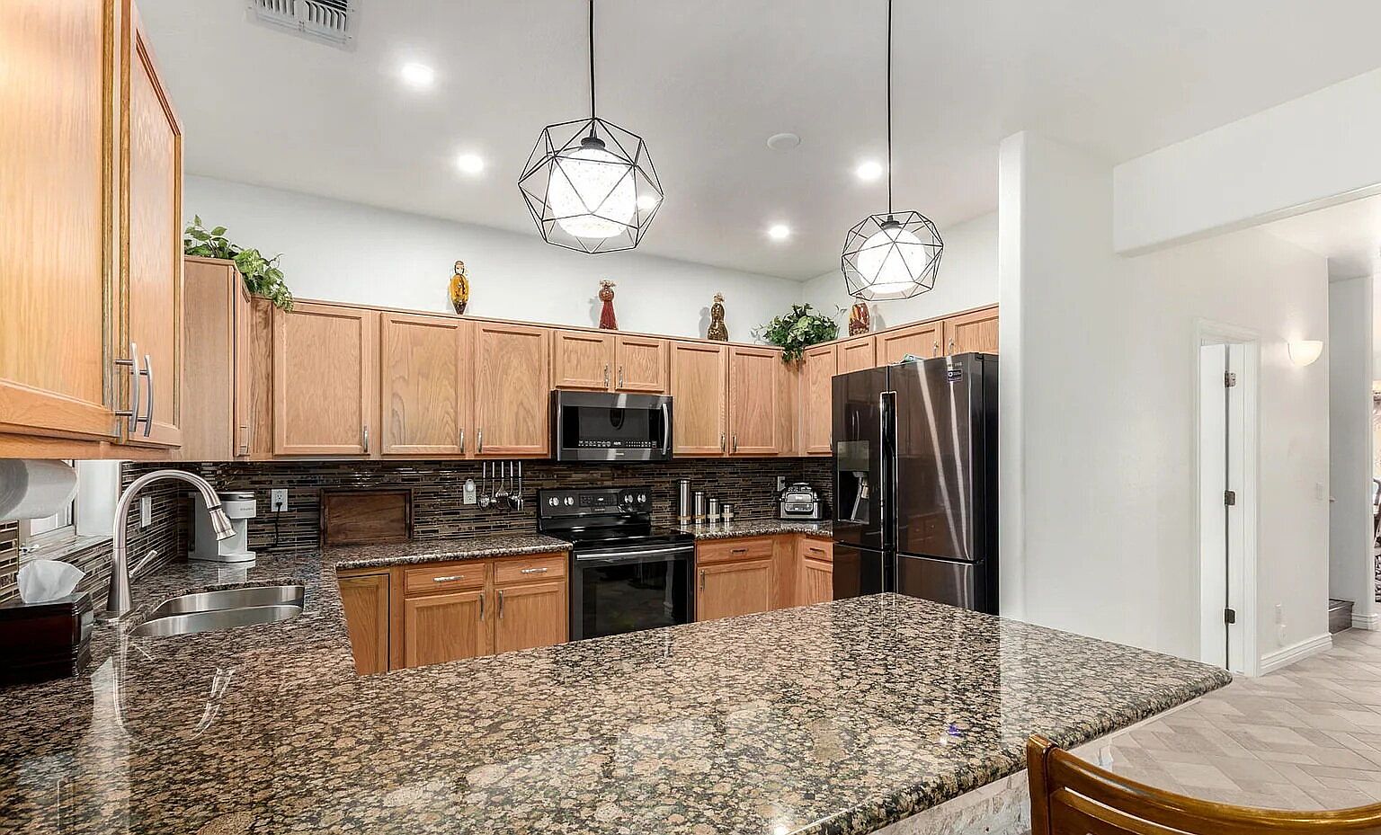 2721 E Schiliro Cir photo 4