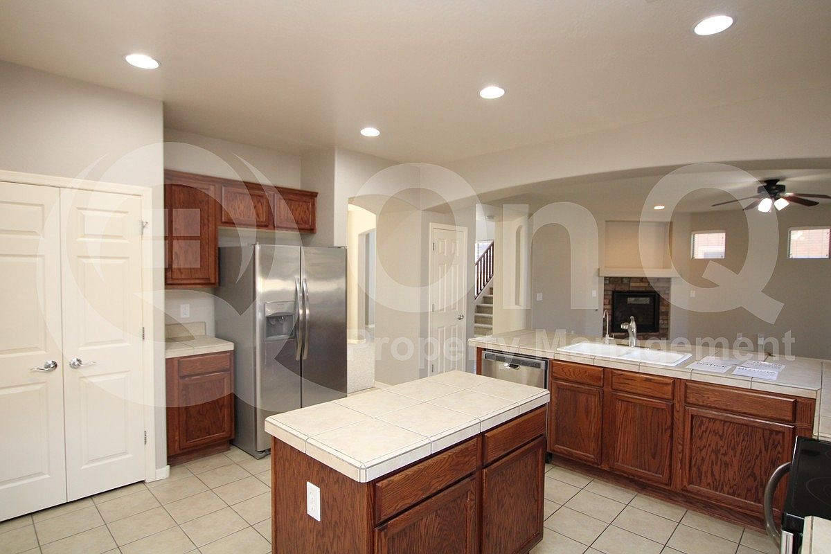 1820 W Macaw Dr Chandler, AZ 85286 photo 3