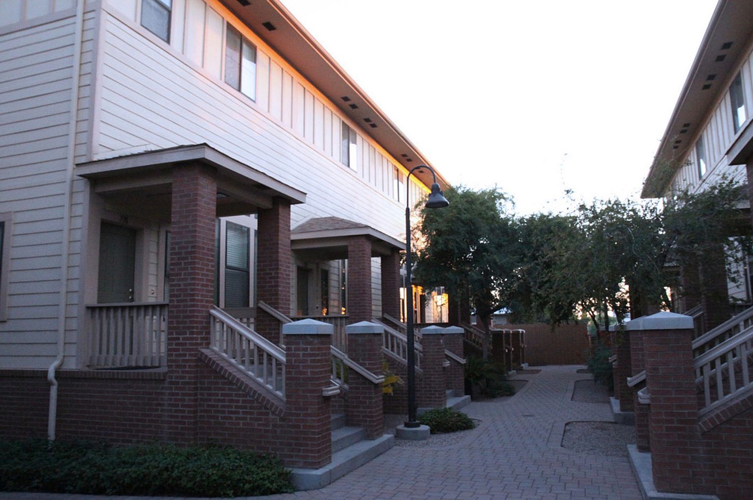 780 S Beck Ave photo 2