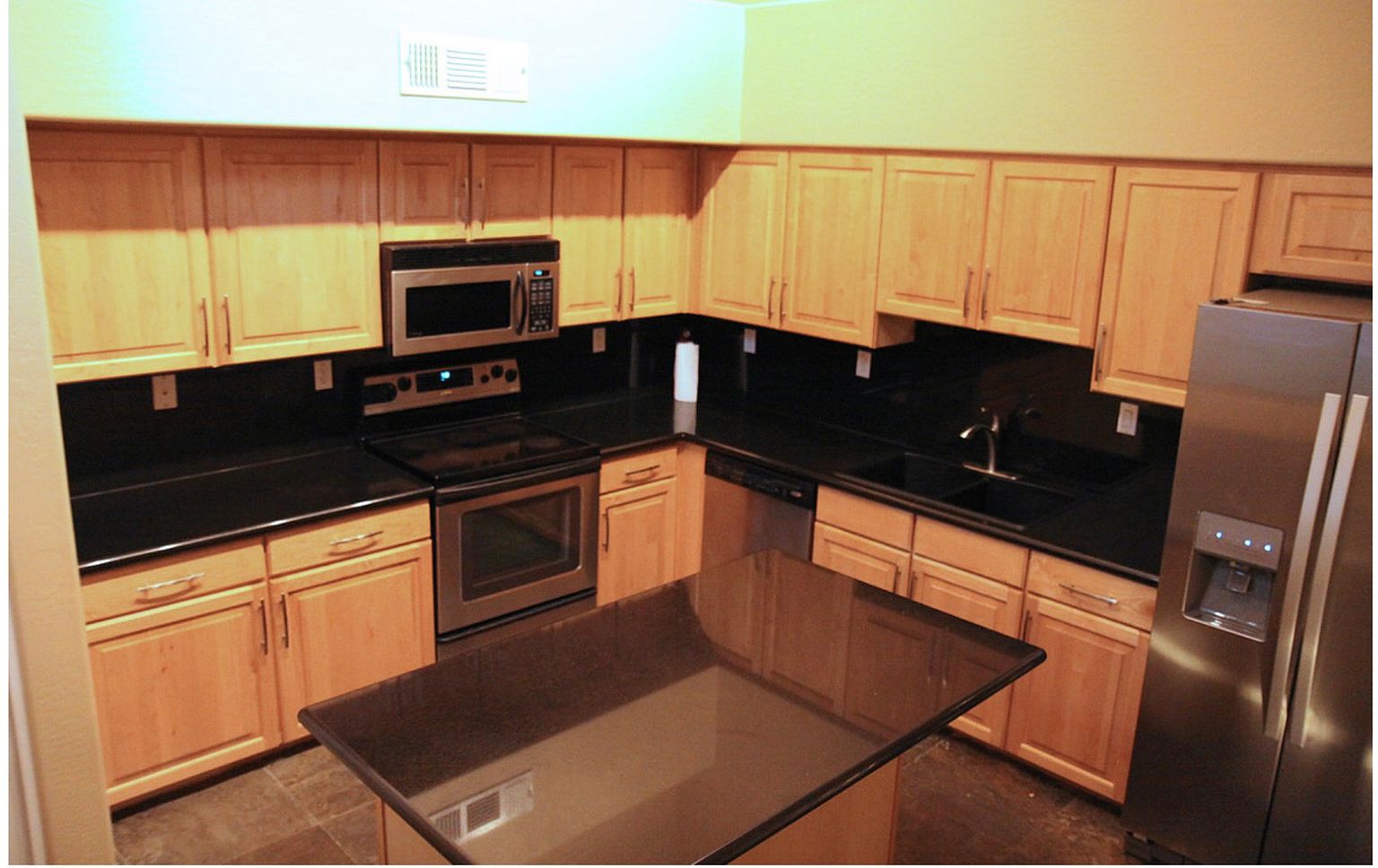 780 S Beck Ave photo 4
