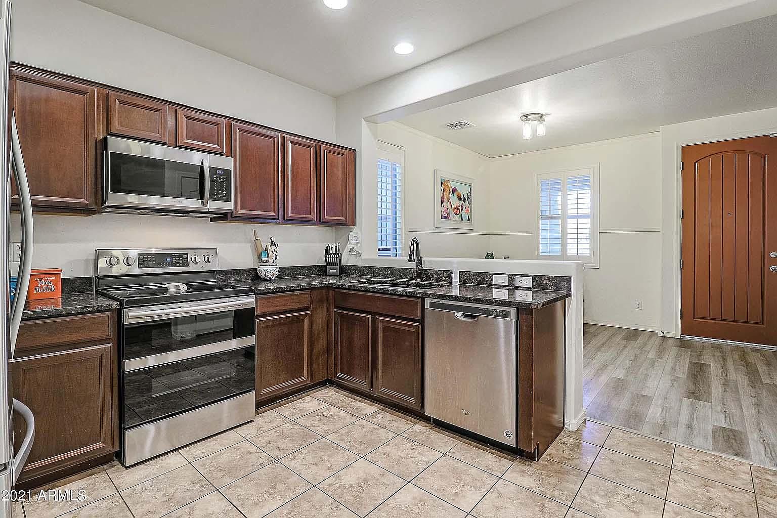 2896 N Claire Dr photo 2