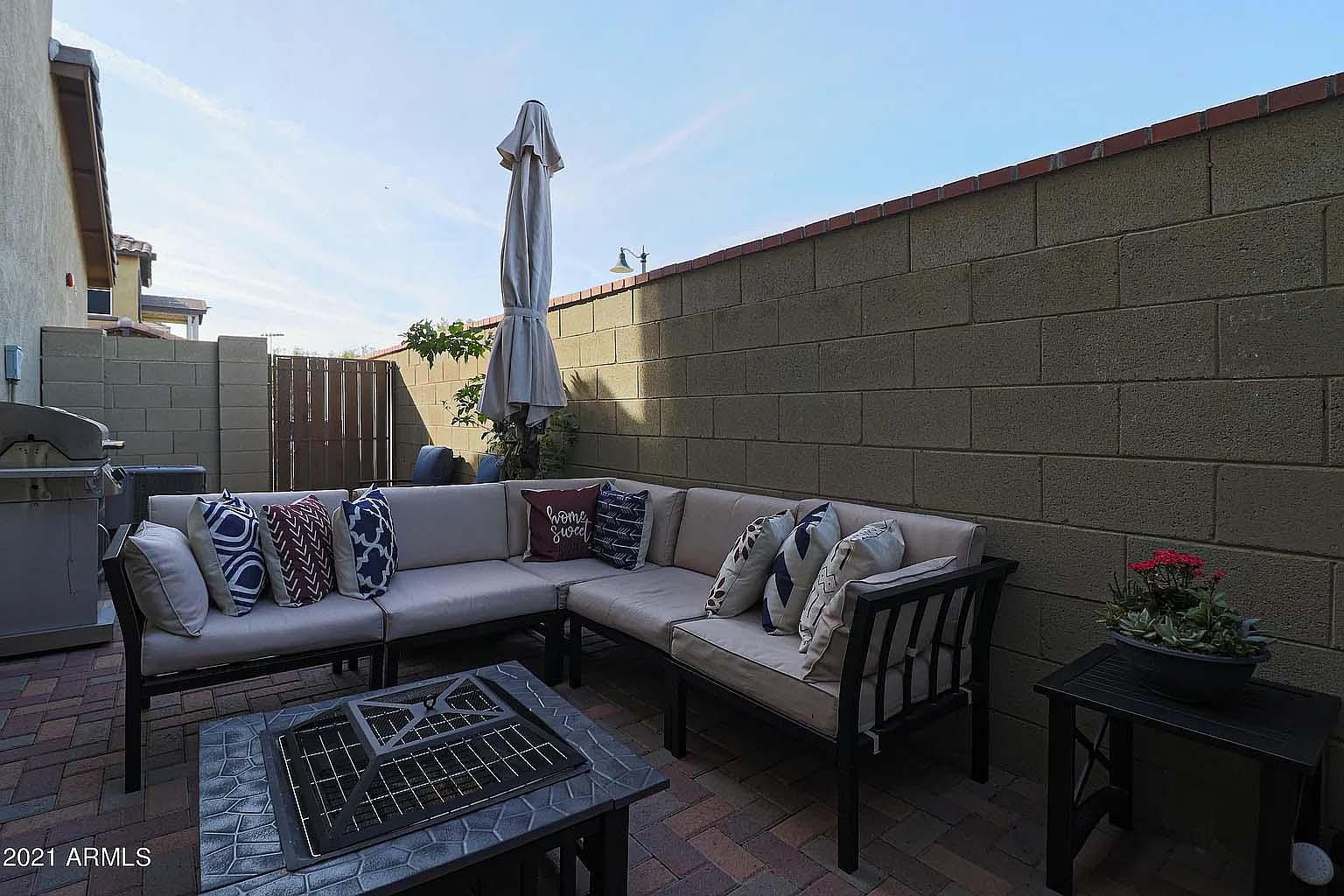 2896 N Claire Dr photo 4