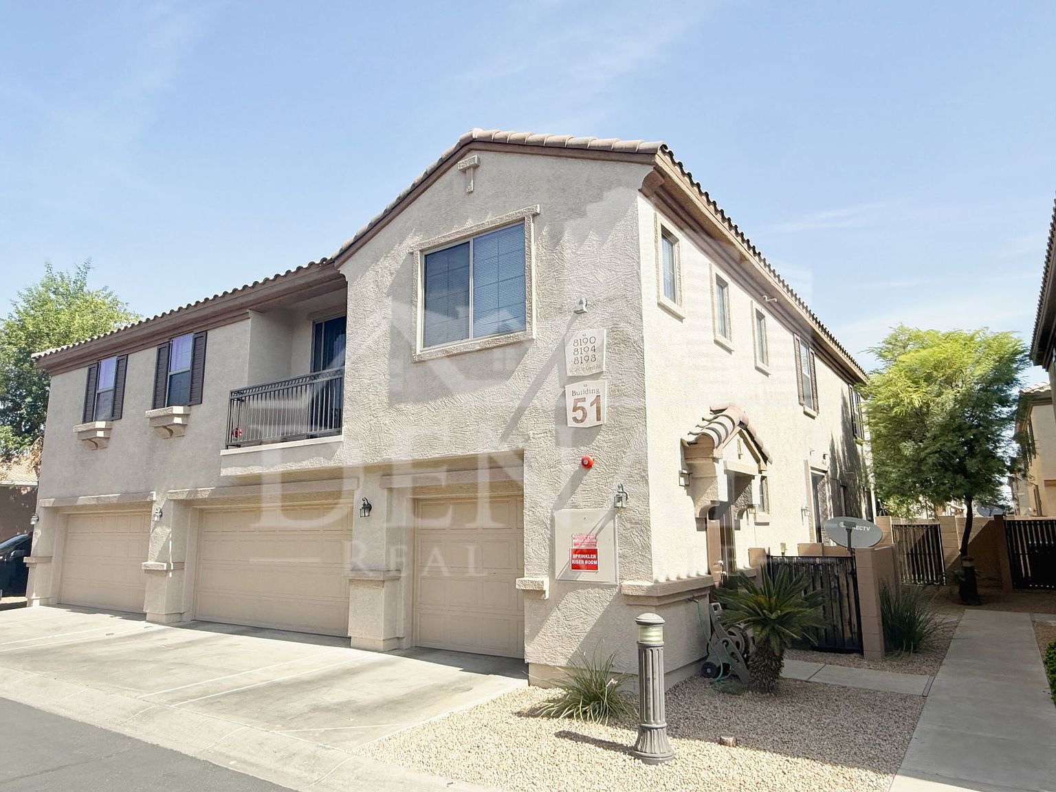 8198 W Groom Creek Rd Phoenix, AZ 85043 photo 4