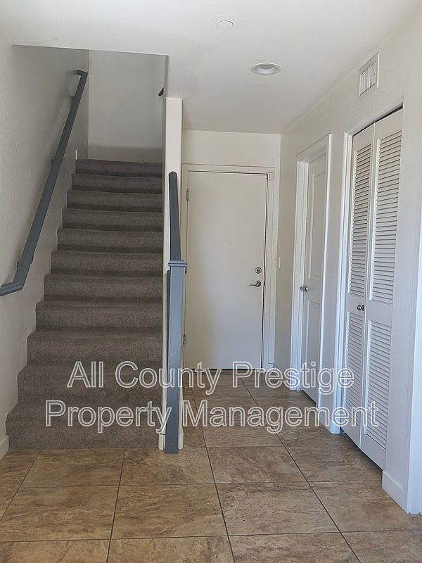 815 E Rose Ln Phoenix, AZ 85014 photo 4