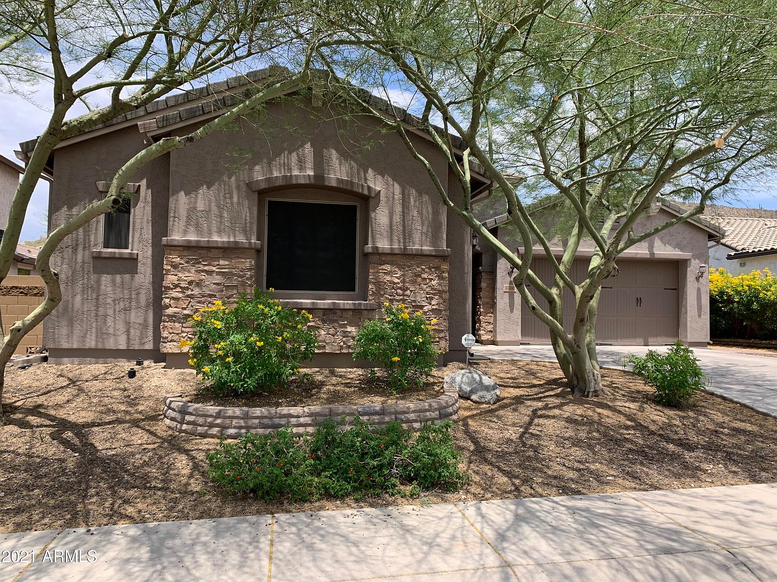 1608 W White Feather Ln photo 2