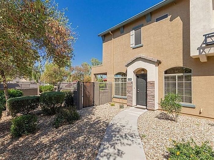 458 N 168th Ln Goodyear, AZ 85338 photo 2