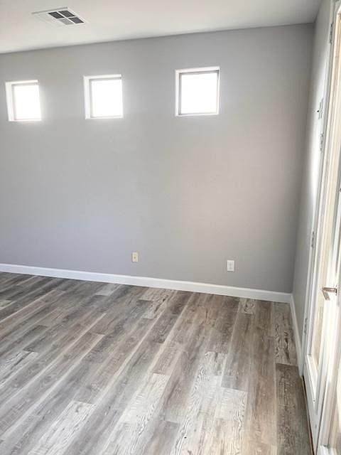 836 W Village Pkwy photo 4