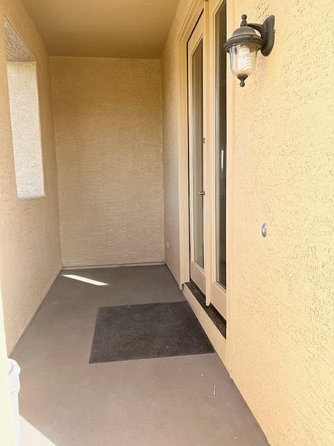 836 W Village Pkwy photo 3