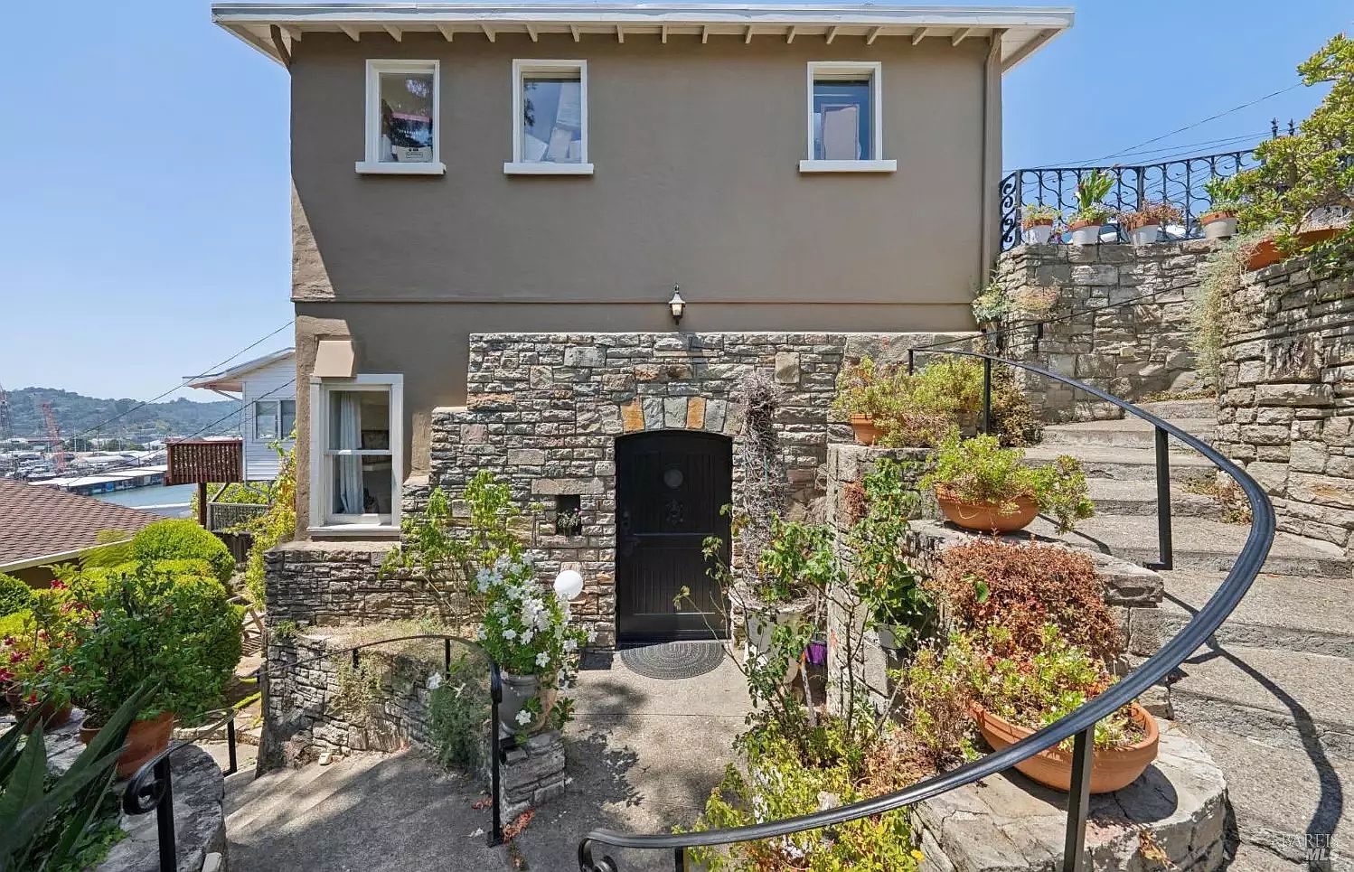28 Marina Court Dr photo 2