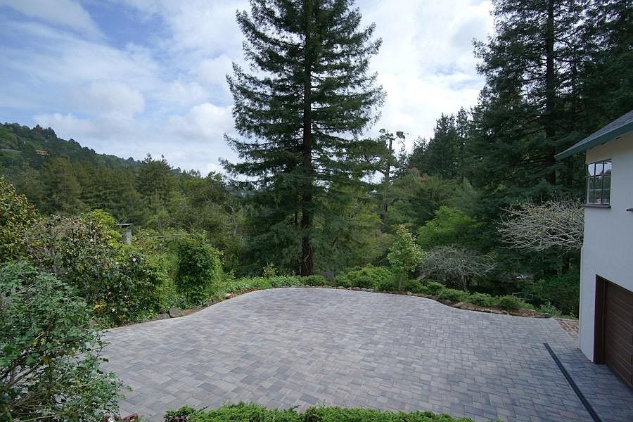 77 Marguerite Ave photo 2