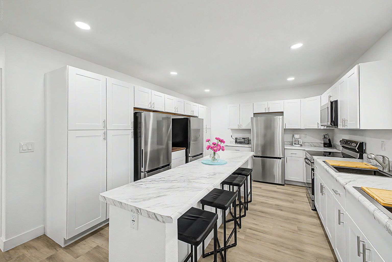 31 W Sunnyslope Ln