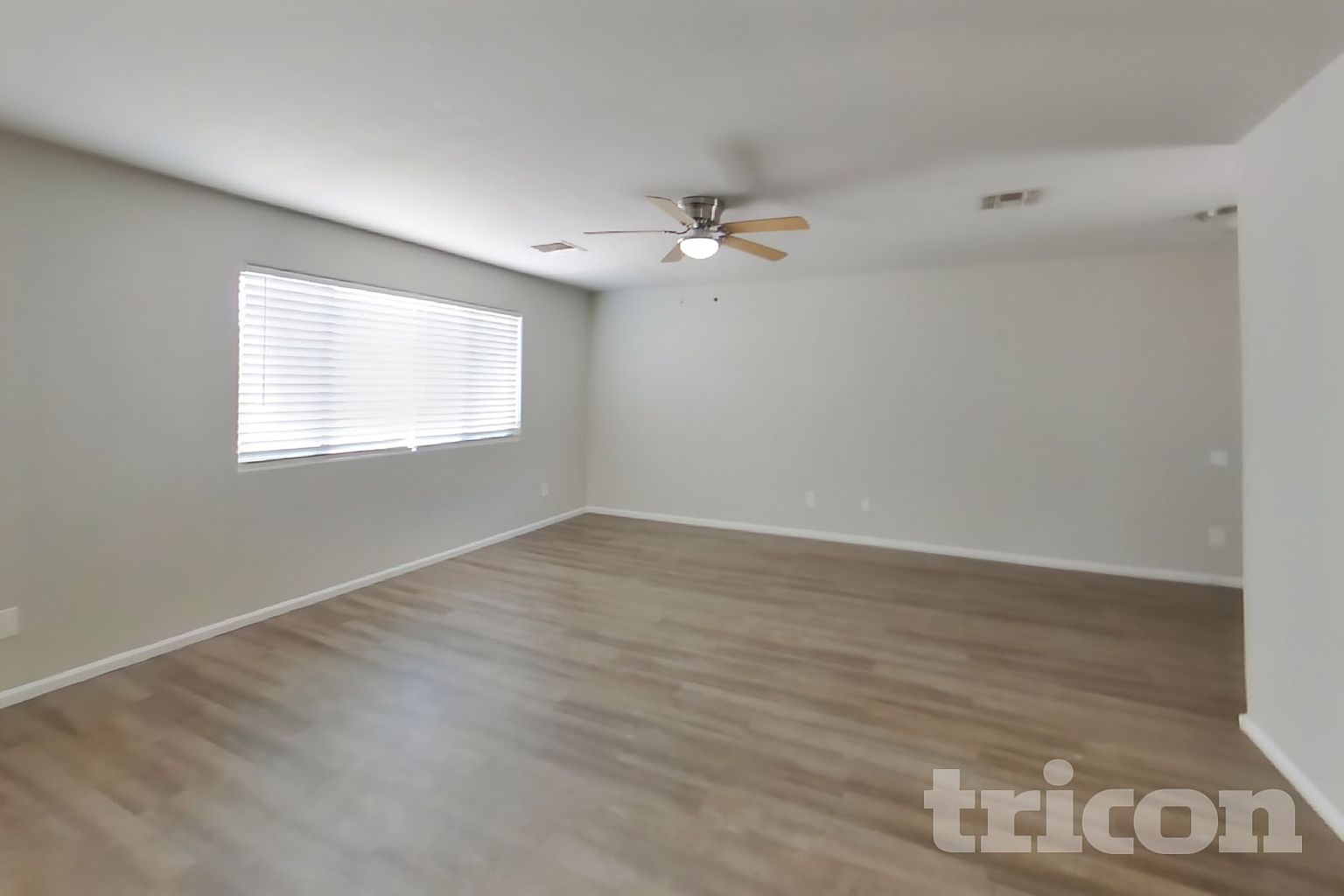 4151 E Aragonite Ln photo 2