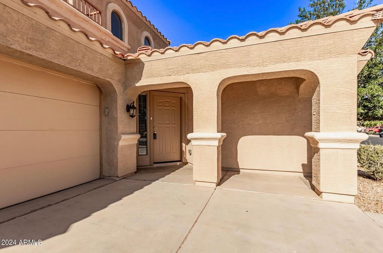 40440 W Robbins Dr photo 4