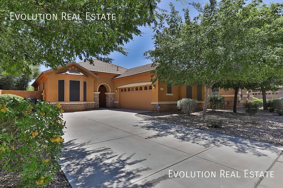 3067 E Palmdale Ln Gilbert, AZ 85298 photo 2