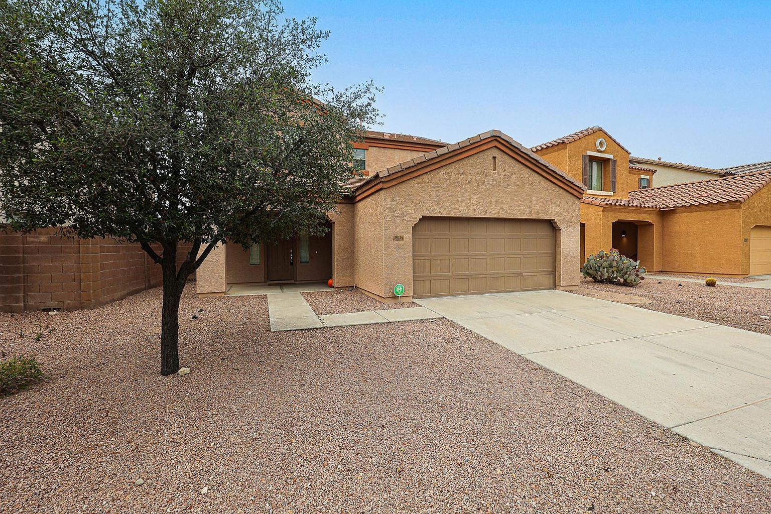 12039 W Leather Ln Peoria, AZ 85383 photo 4