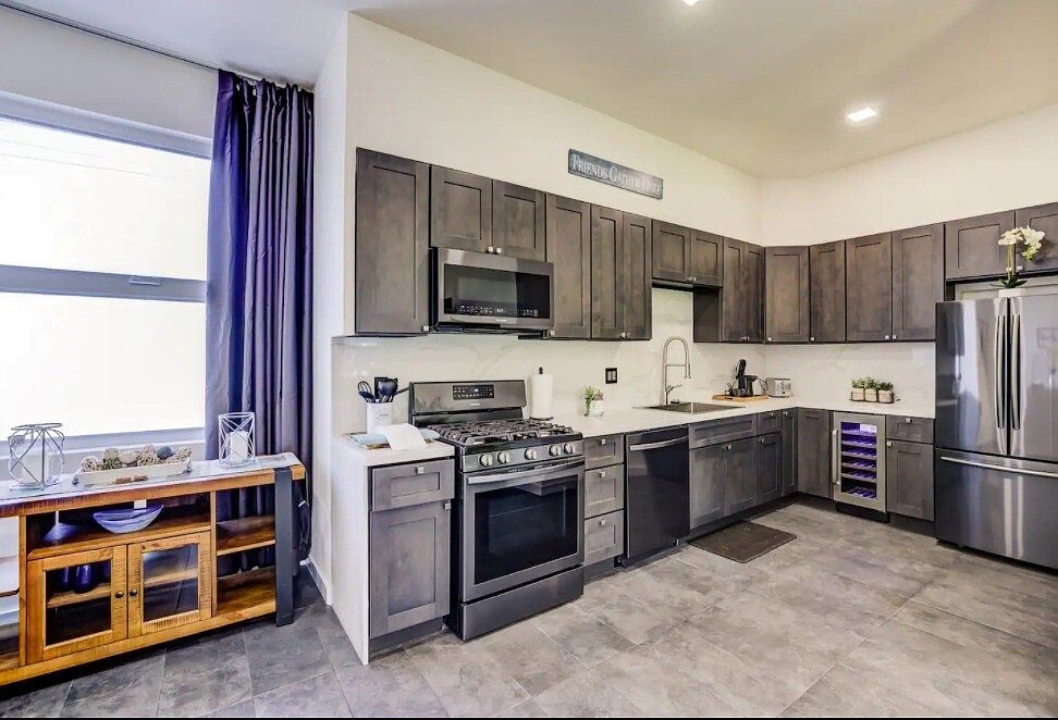2335 Market St Oakland, CA 94607 photo 2
