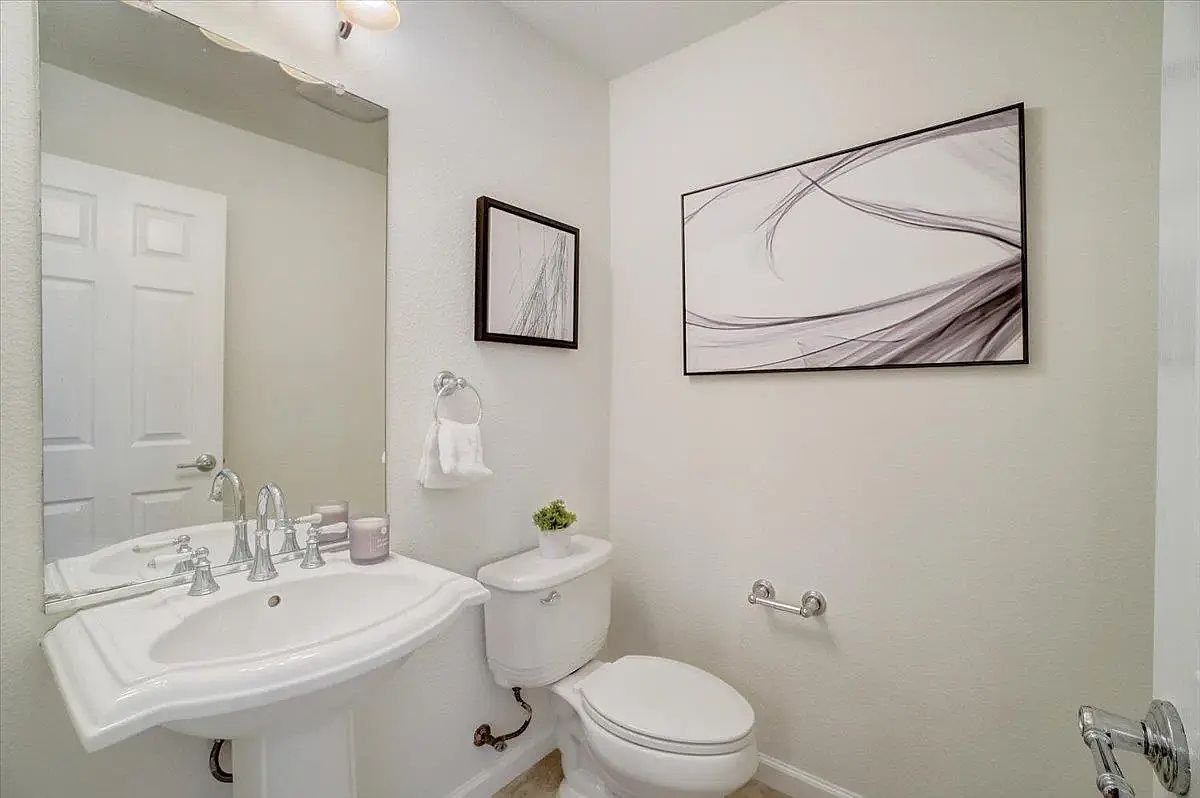 2102 Jetty Dr photo 5