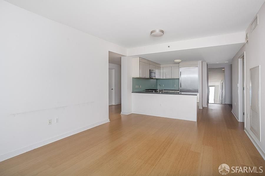 338 Spear St photo 3