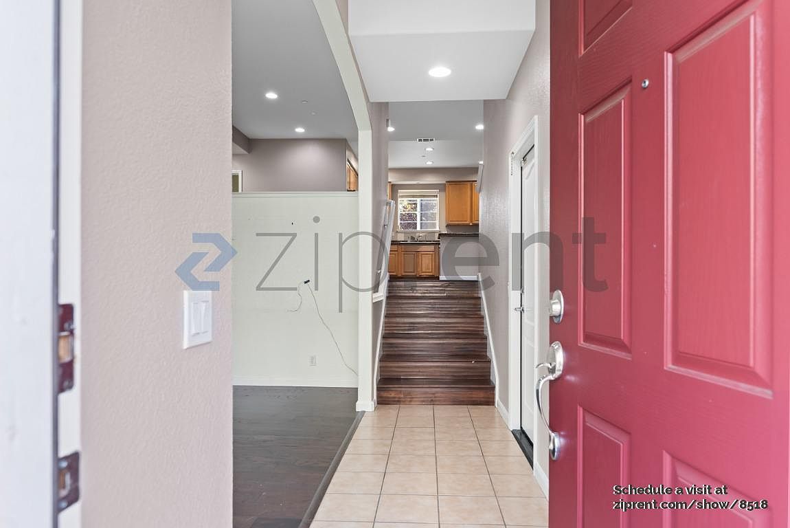 2801 Lavender Ter photo 5
