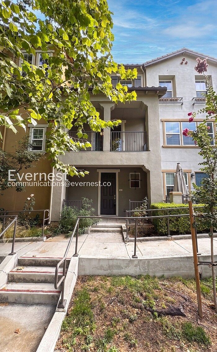 602 Cedarville Ln