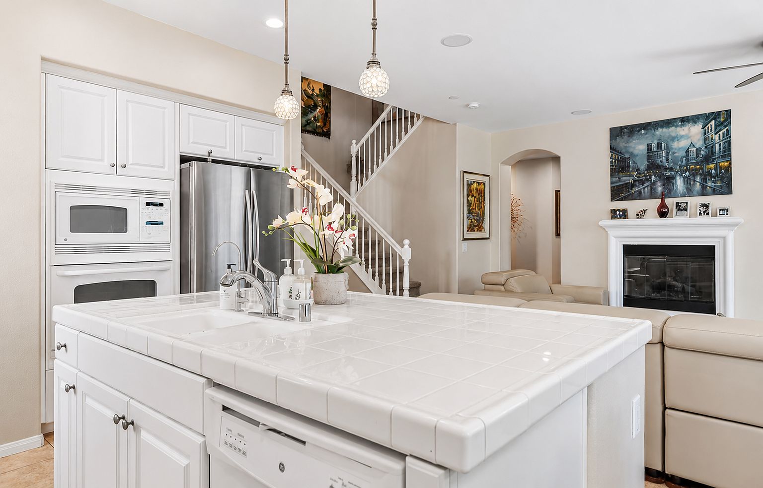 4176 Lake Circle Dr photo 2