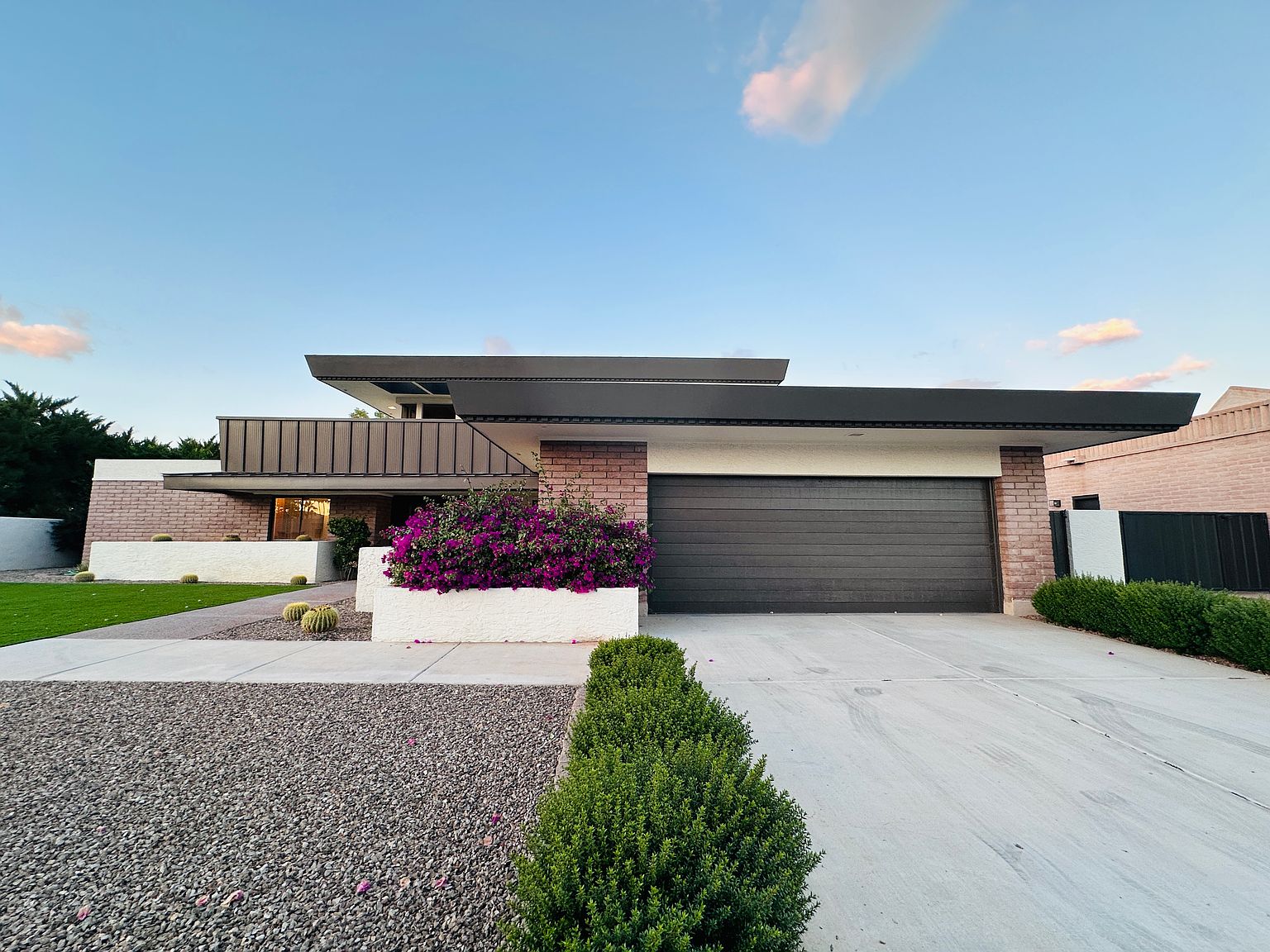 8166 E Del Cadena Dr photo 4
