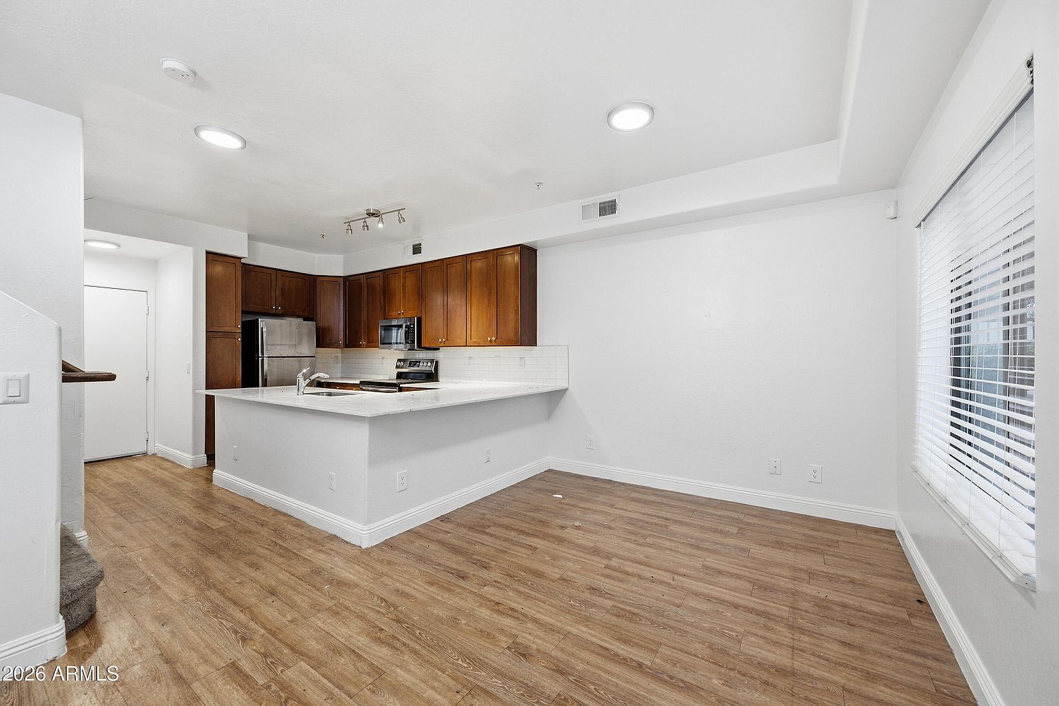 4608 W Maryland Ave photo 2