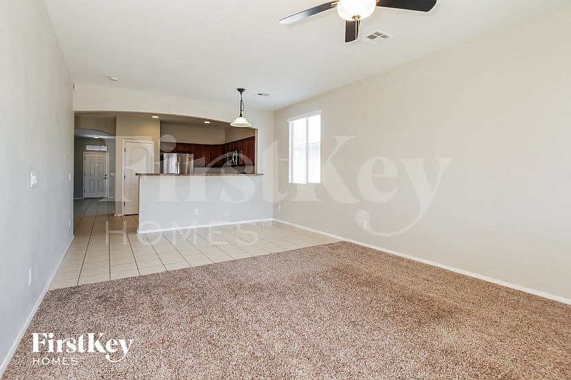 17577 W Buchanan St photo 4