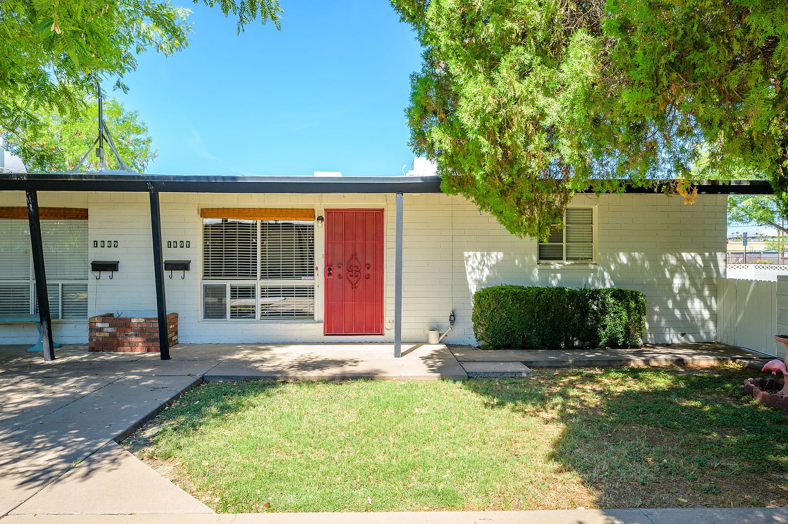 1807 E Colter St photo 2