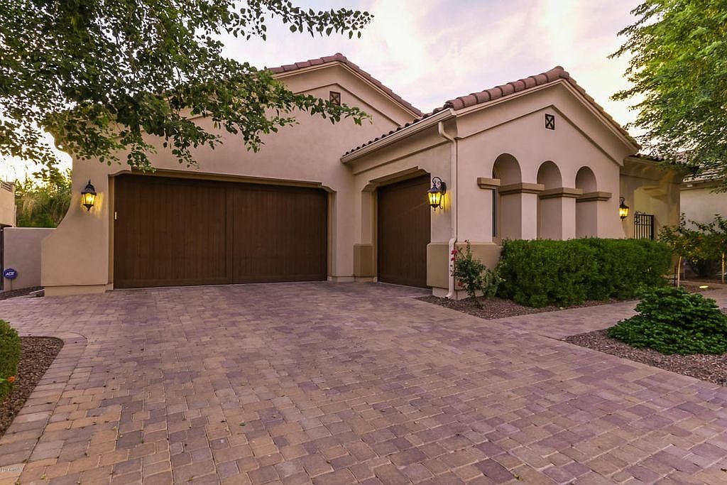 270 W New Dawn Dr photo 2
