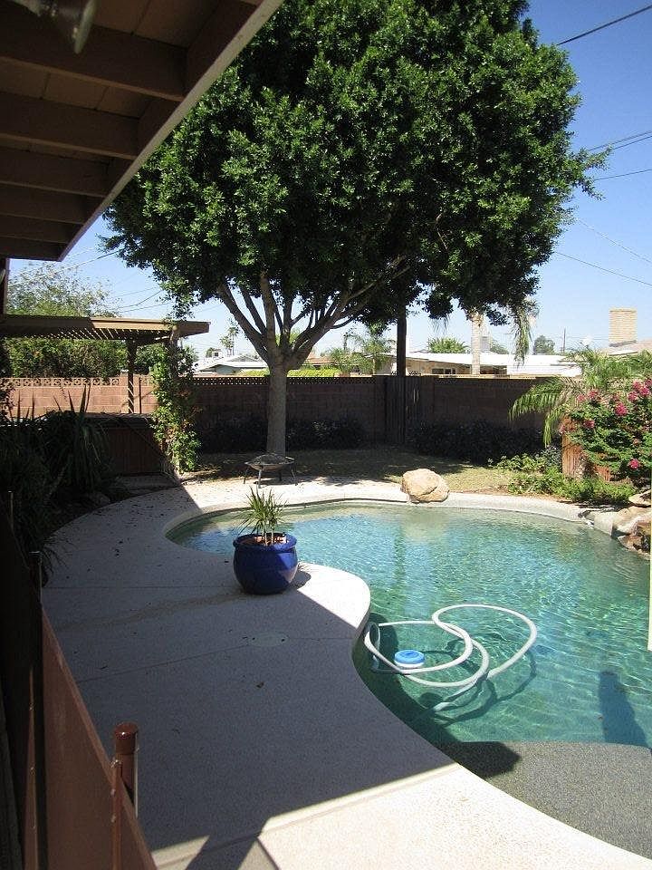 1434 E Del Rio Drive photo 3