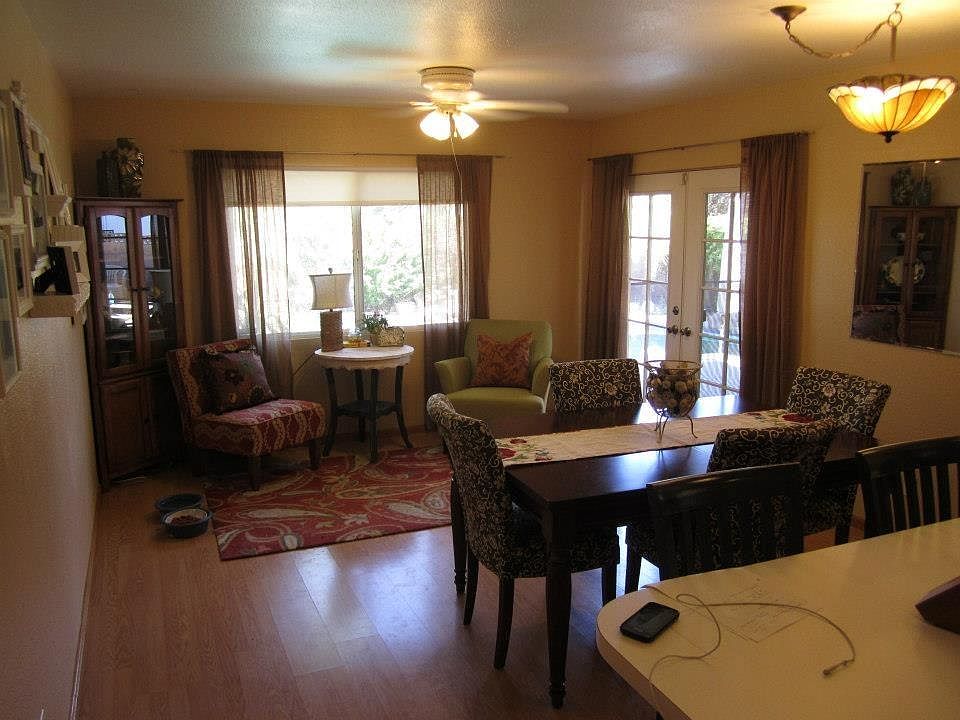 1434 E Del Rio Dr photo 5