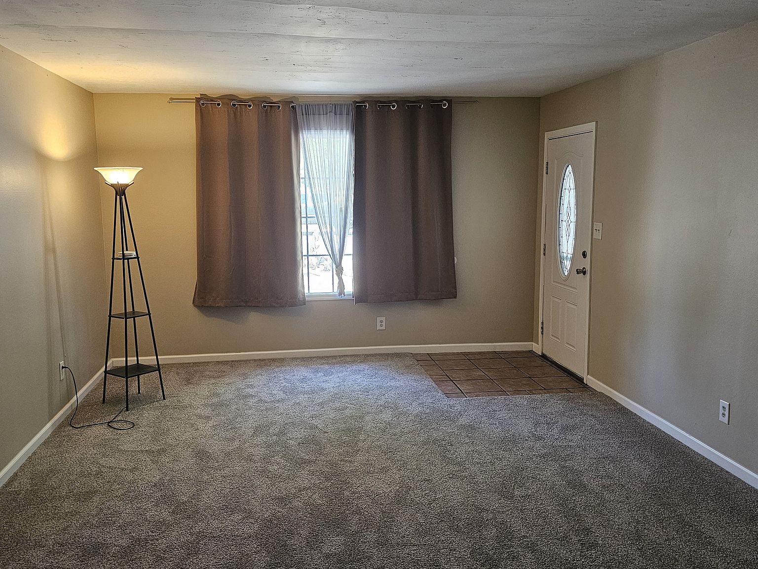 1409 E Alameda Dr photo 3