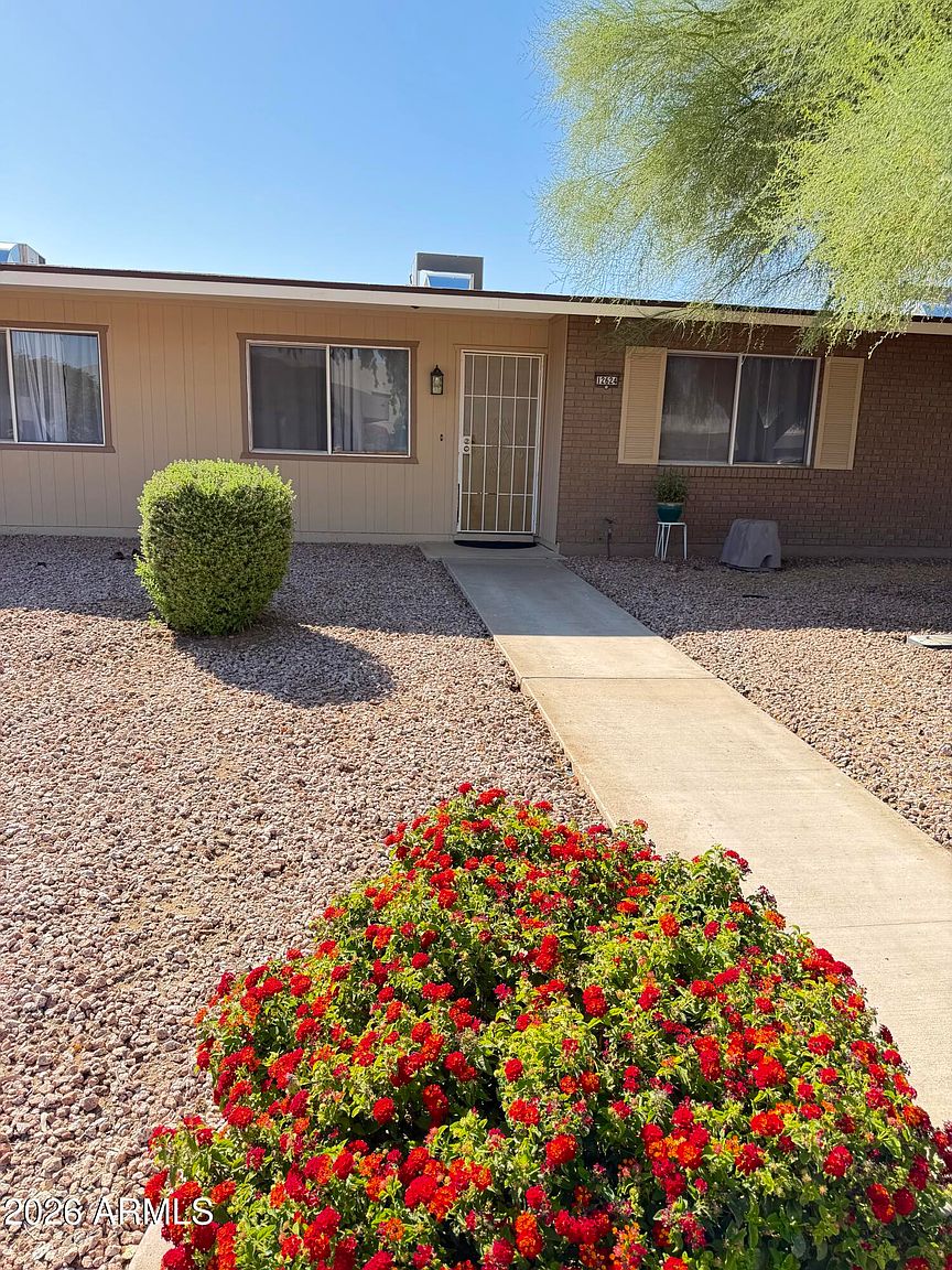 12624 N 105th Ave Sun City, AZ 85351 photo 2