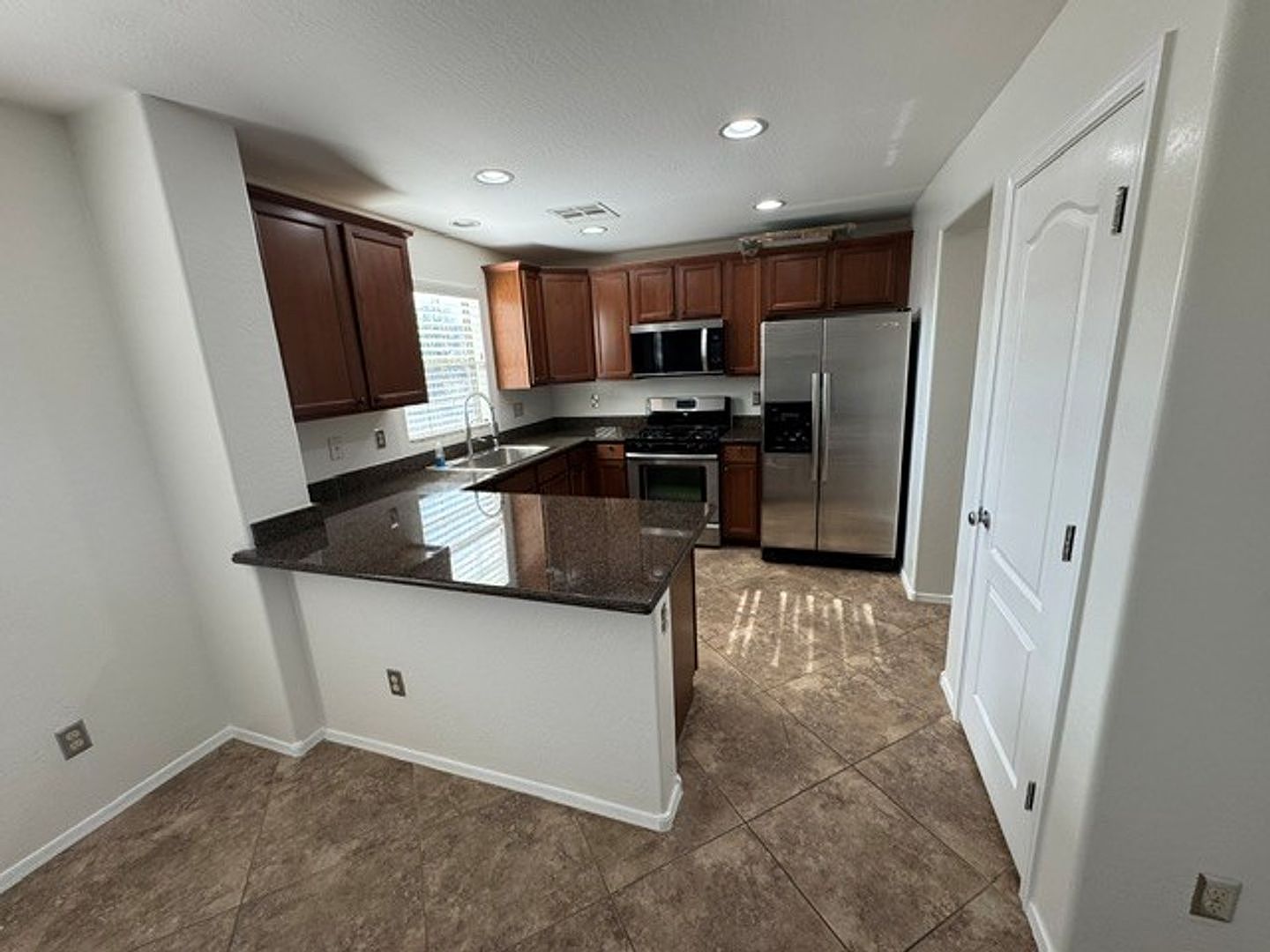 1823 S Balboa Dr Gilbert, AZ 85295 photo 3