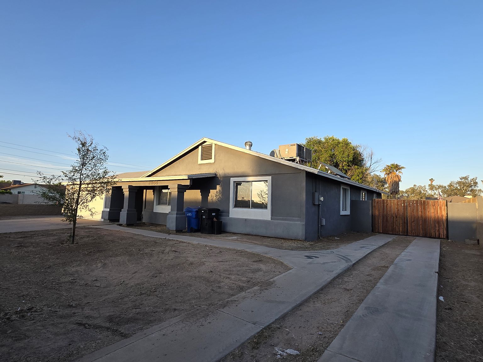 2855 N 72nd Dr photo 2