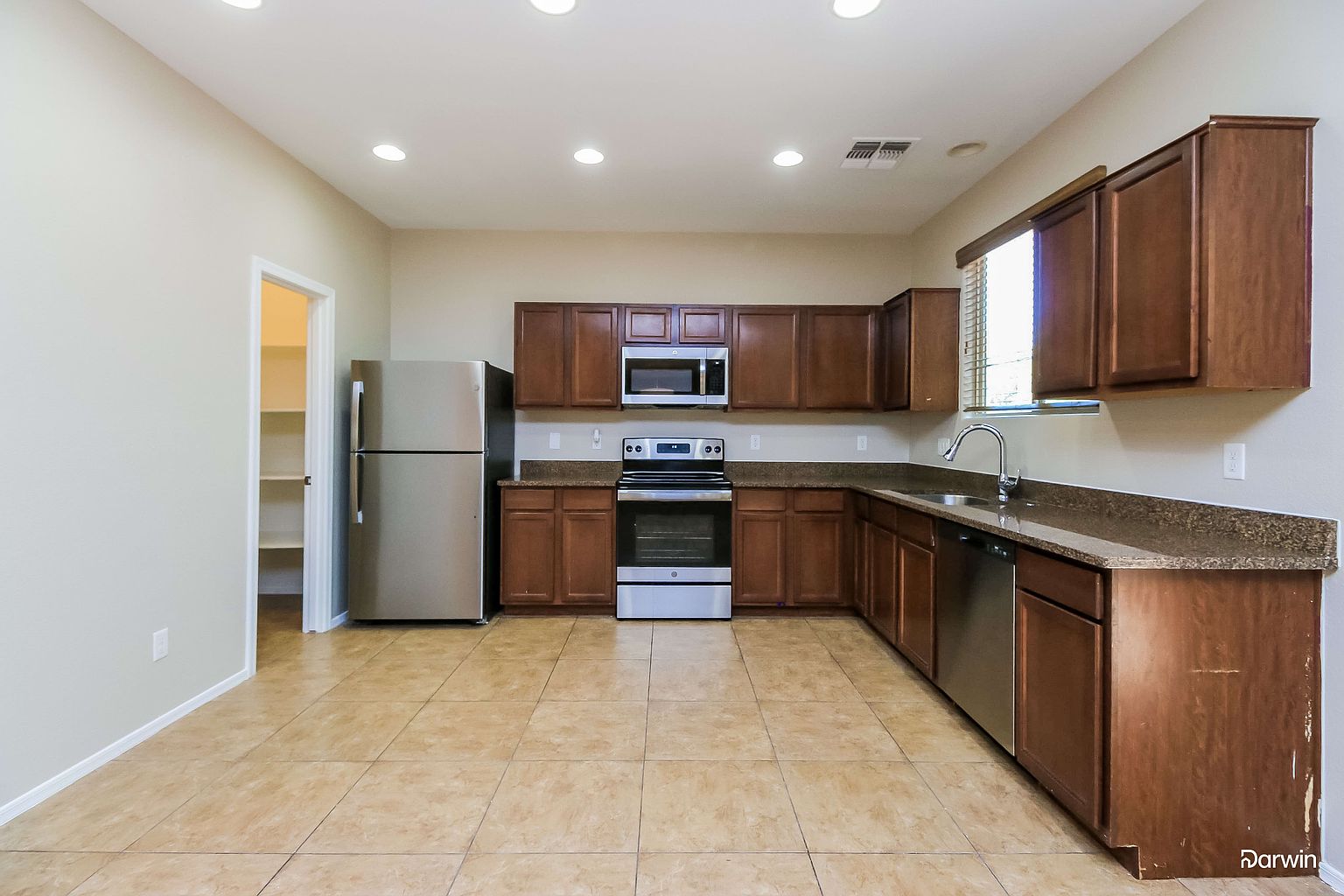 42480 W Santa Fe St photo 2