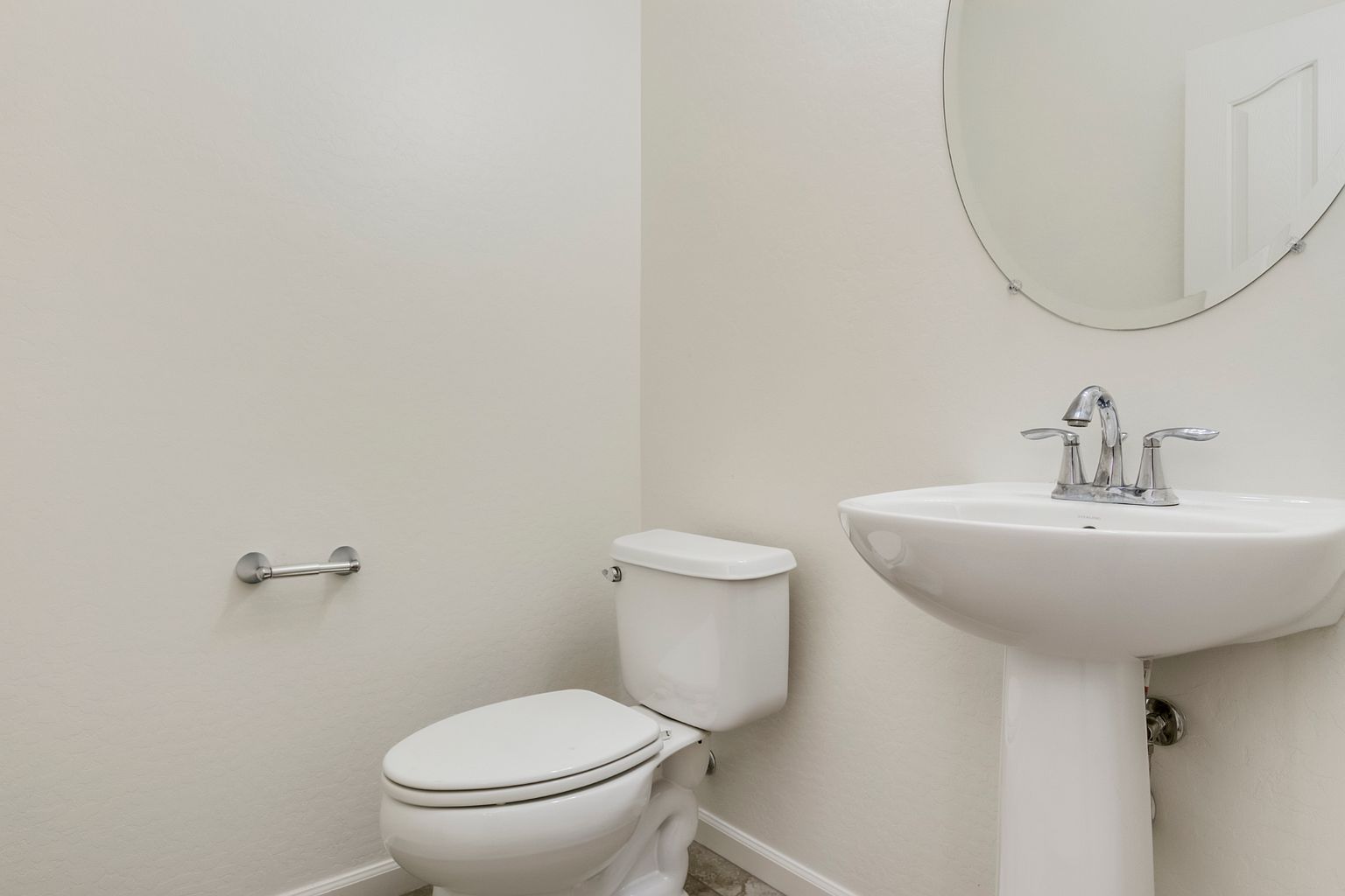 5733 W Plum Rd Phoenix, AZ 85083 photo 4