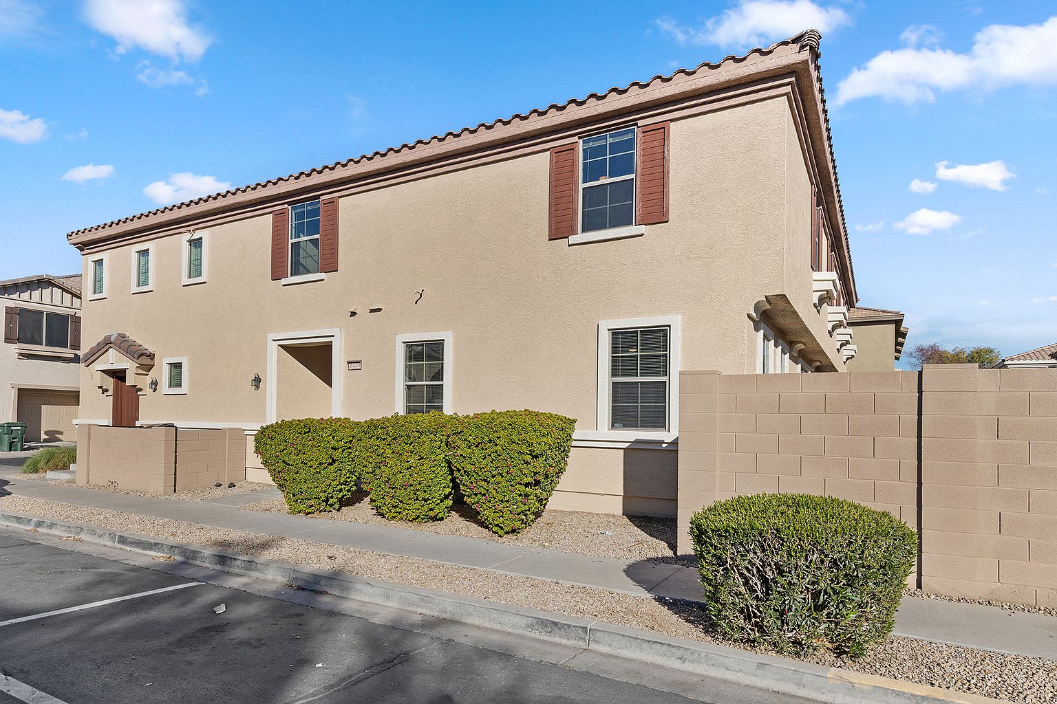 1433 N 80th Ln photo 2