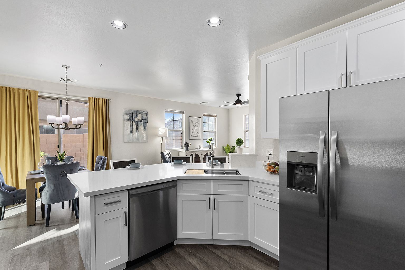 1433 N 80th Ln photo 5
