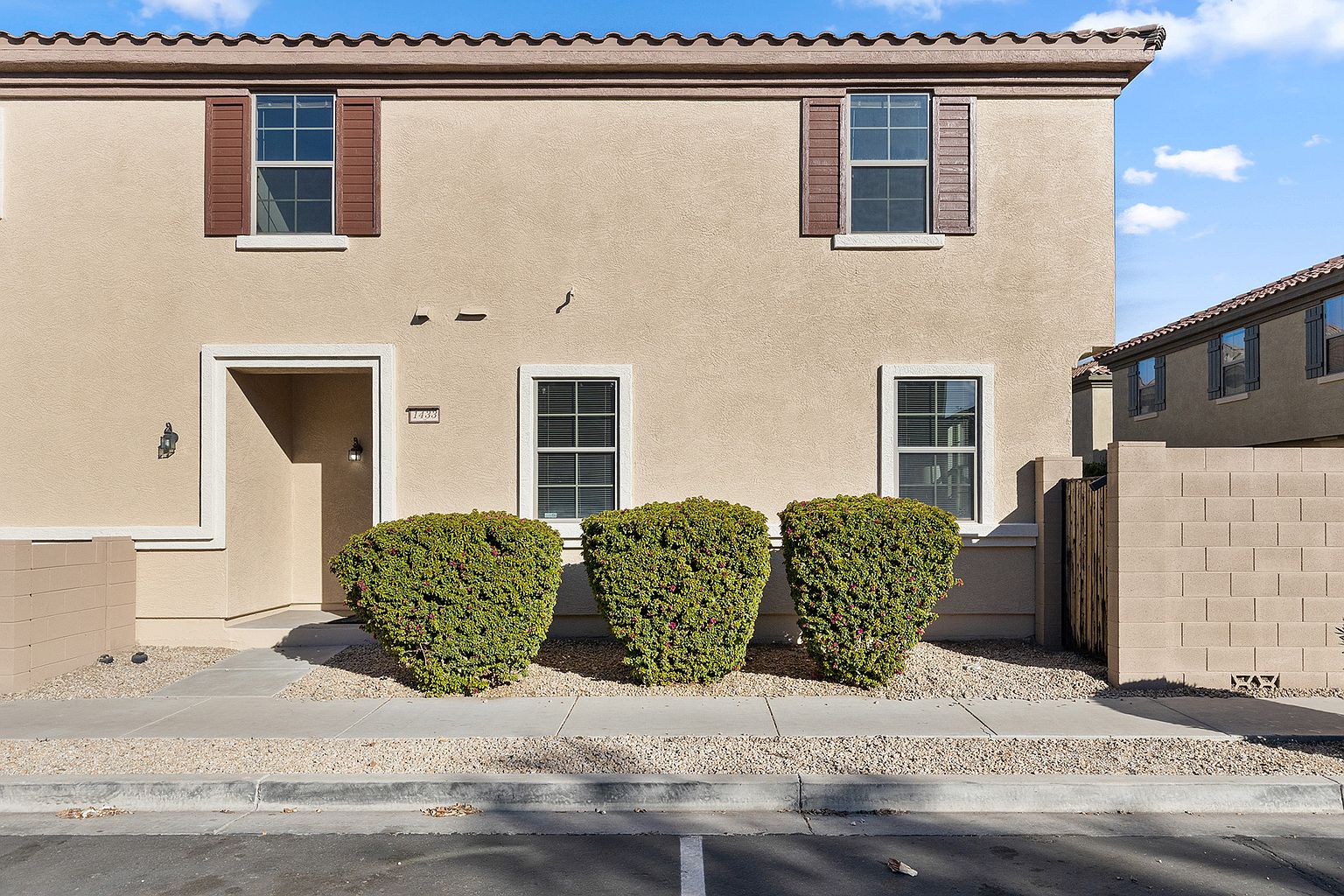 1433 N 80th Ln photo 3