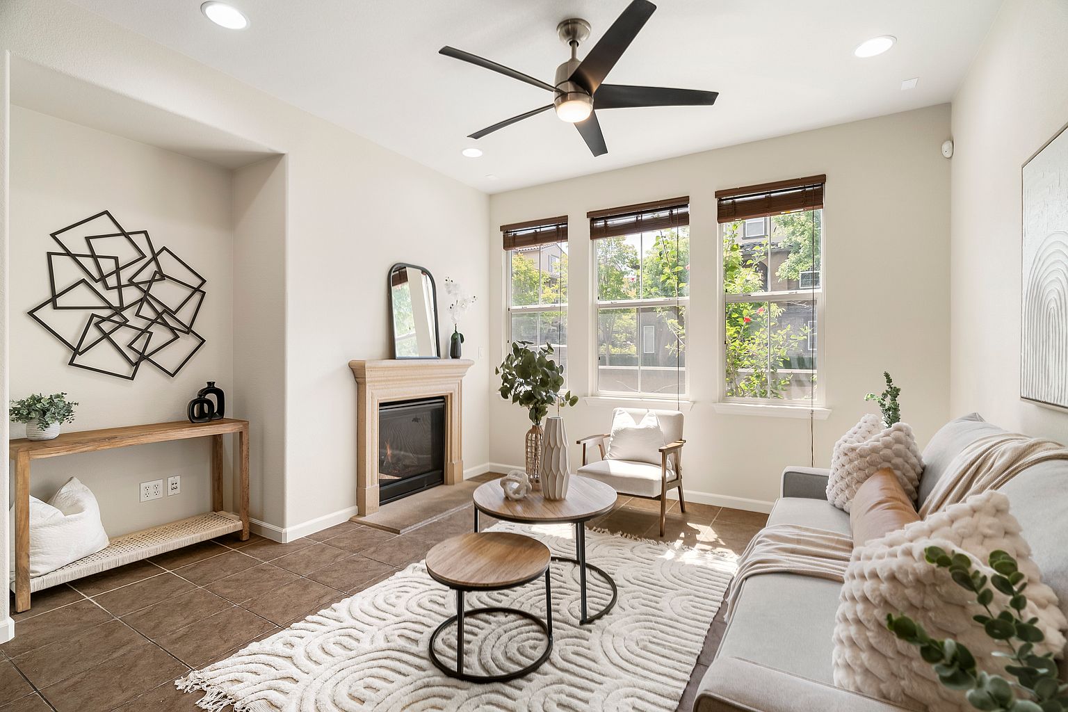 5267 Fioli Loop photo 5