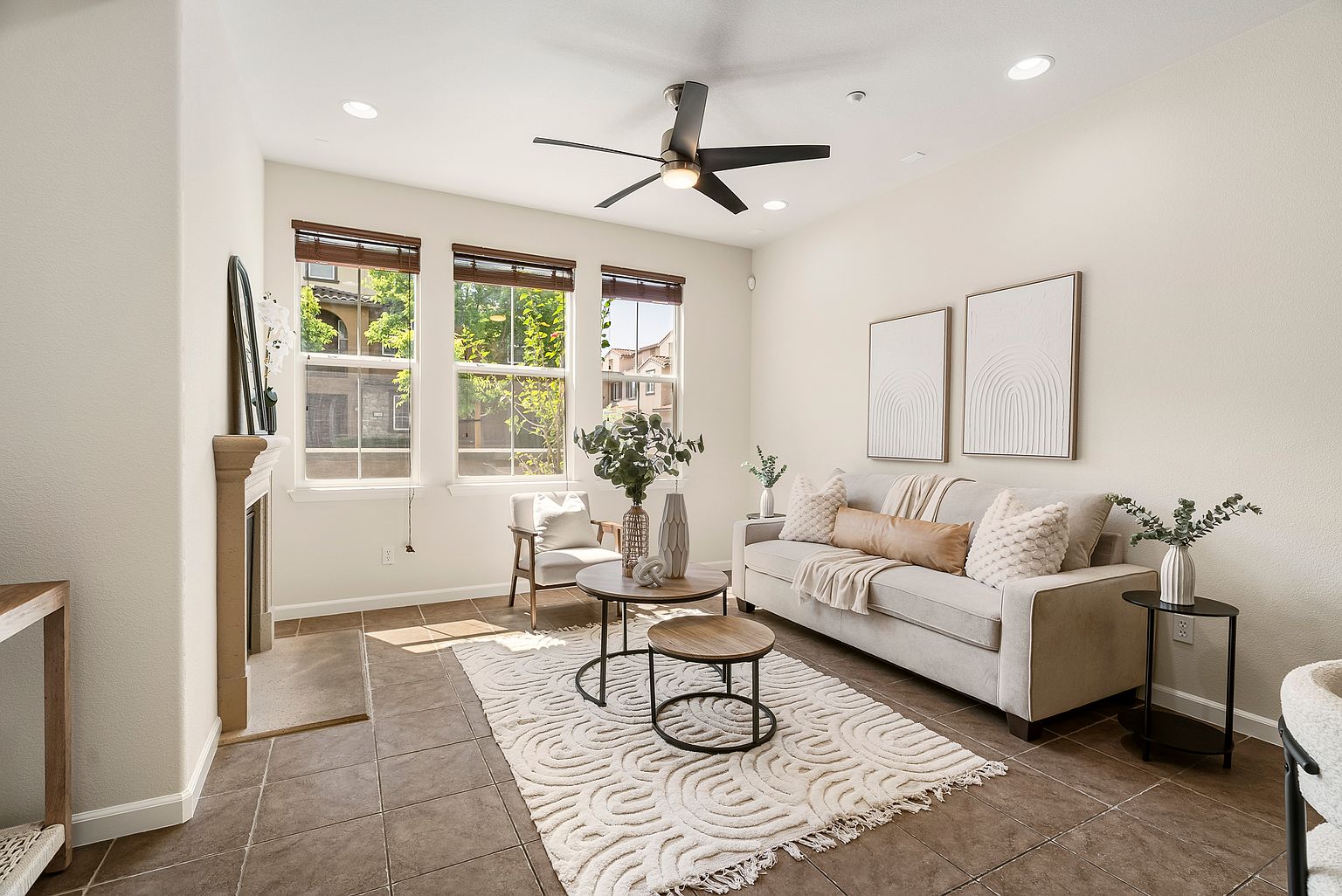 5267 Fioli Loop photo 4
