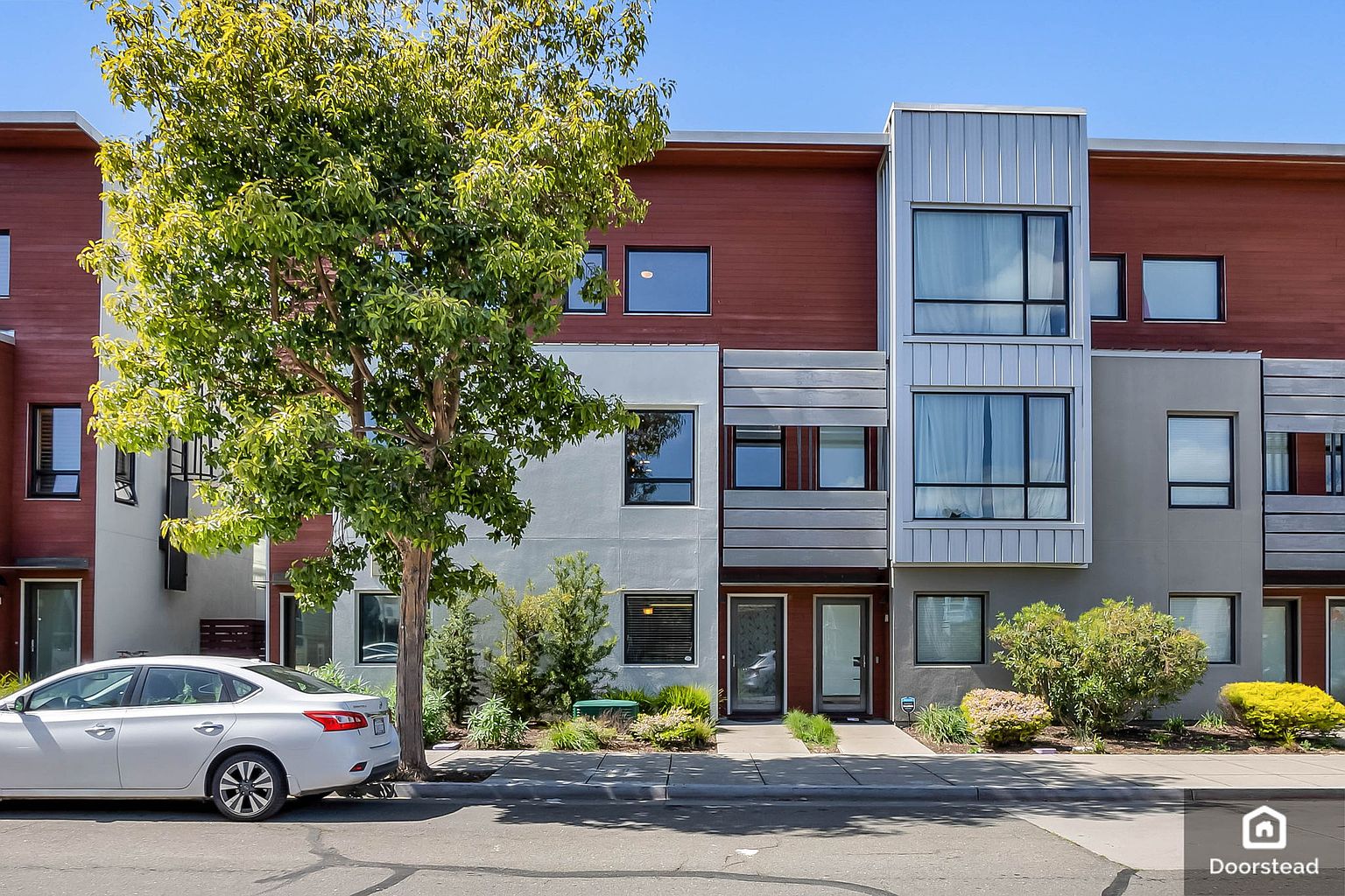 1223 Wood St photo 3