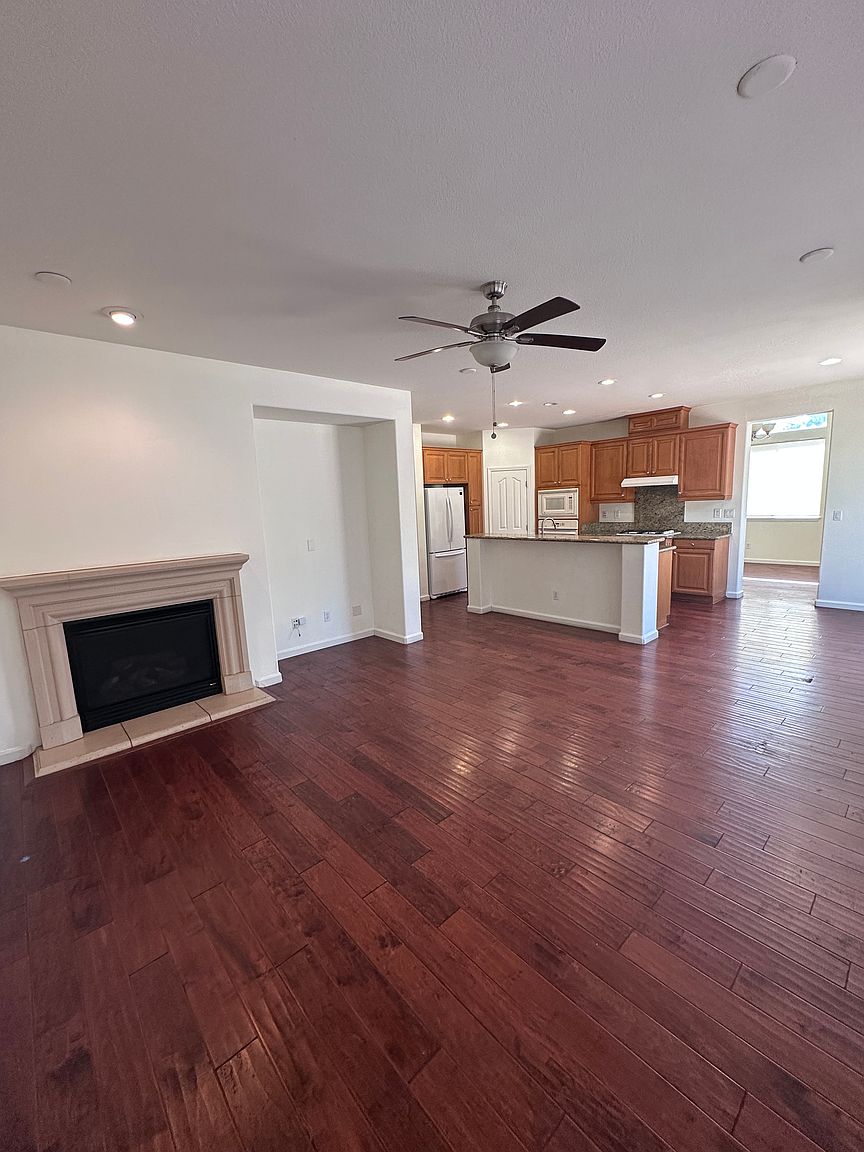 649 W Viento St photo 5
