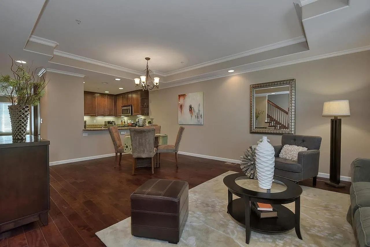 2218 Woodberry Ln photo 5