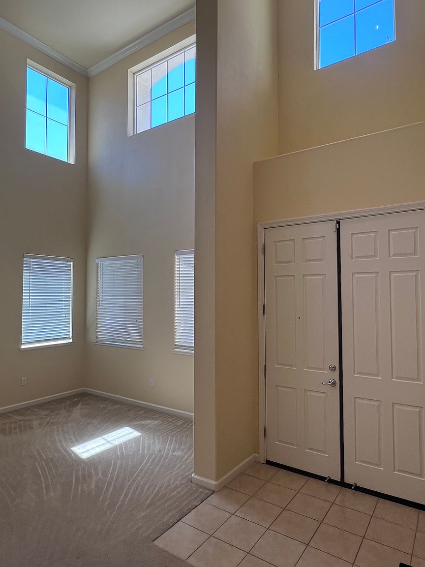 771 Cathedral Way photo 2